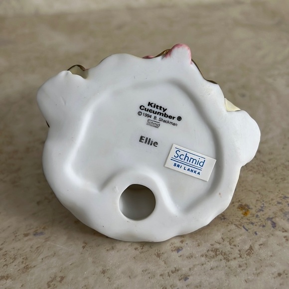 Vintage Schmid Kitty Cucumber Figurine Ellie in Costume 1994 - Picture 4 of 6